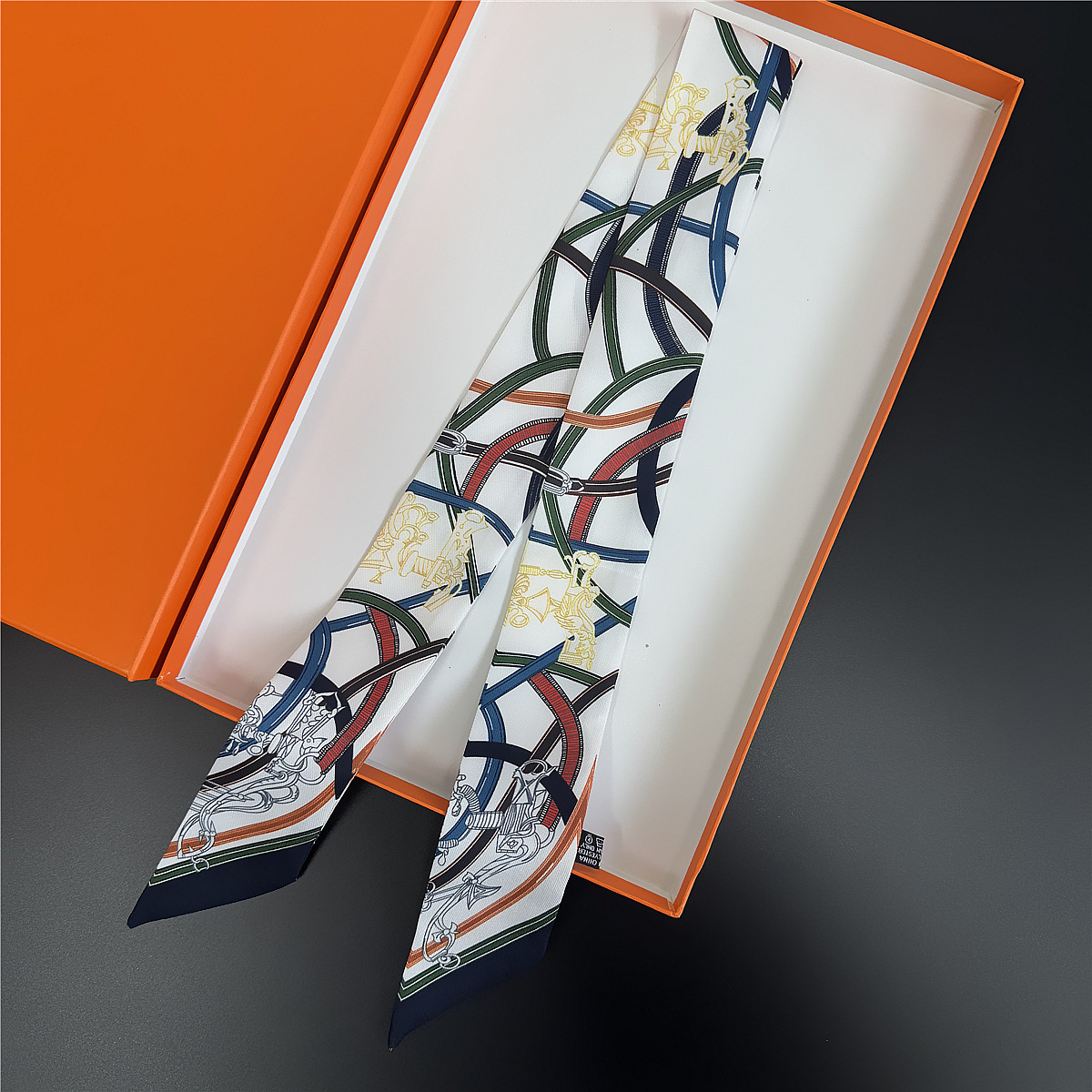2026 Foulard en twill polyvale - Silk Tie Woven avis et prix