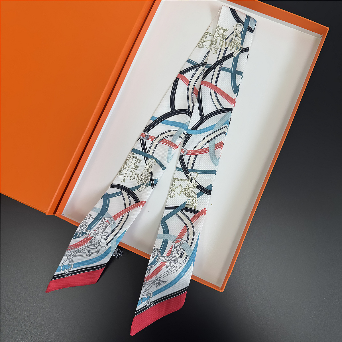 2026 Foulard en twill polyvale - Silk Tie Woven avis et prix