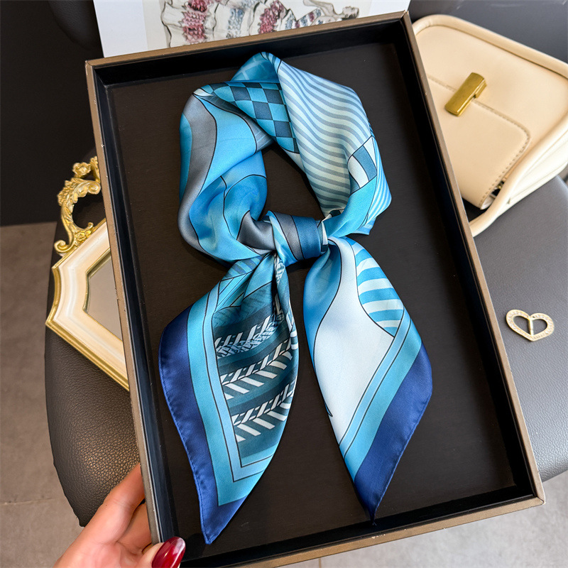 Foulard carré en soie imprimé  - Silk Tie Woven avis et prix